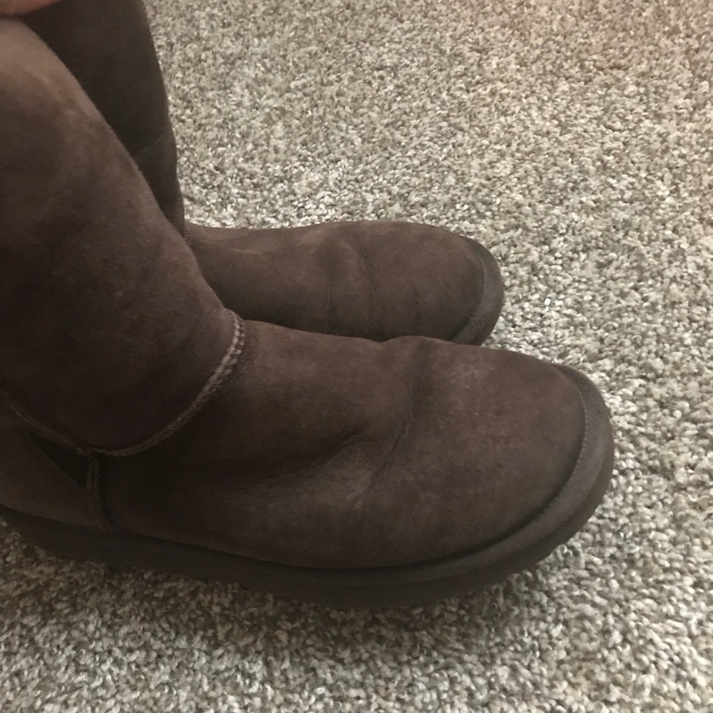 UGG Woman’s Short Boots Size 8 - Picture 7 of 8